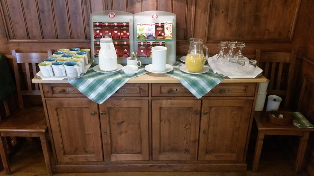 Altstadt- Und Businesshotel Pfaubraeu - Brauereigasthof - Fruehstuecksbuffet - Kostenfreie Radgarage - Hunde Willkommen Trostberg an der Alz Buitenkant foto