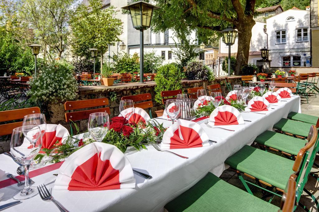 Altstadt- Und Businesshotel Pfaubraeu - Brauereigasthof - Fruehstuecksbuffet - Kostenfreie Radgarage - Hunde Willkommen Trostberg an der Alz Buitenkant foto
