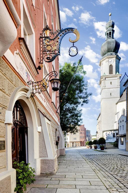 Altstadt- Und Businesshotel Pfaubraeu - Brauereigasthof - Fruehstuecksbuffet - Kostenfreie Radgarage - Hunde Willkommen Trostberg an der Alz Kamer foto