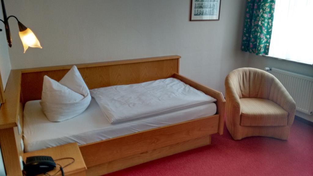 Altstadt- Und Businesshotel Pfaubraeu - Brauereigasthof - Fruehstuecksbuffet - Kostenfreie Radgarage - Hunde Willkommen Trostberg an der Alz Buitenkant foto