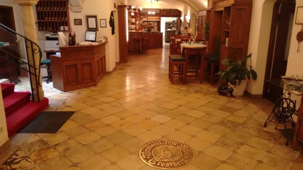 Altstadt- Und Businesshotel Pfaubraeu - Brauereigasthof - Fruehstuecksbuffet - Kostenfreie Radgarage - Hunde Willkommen Trostberg an der Alz Buitenkant foto