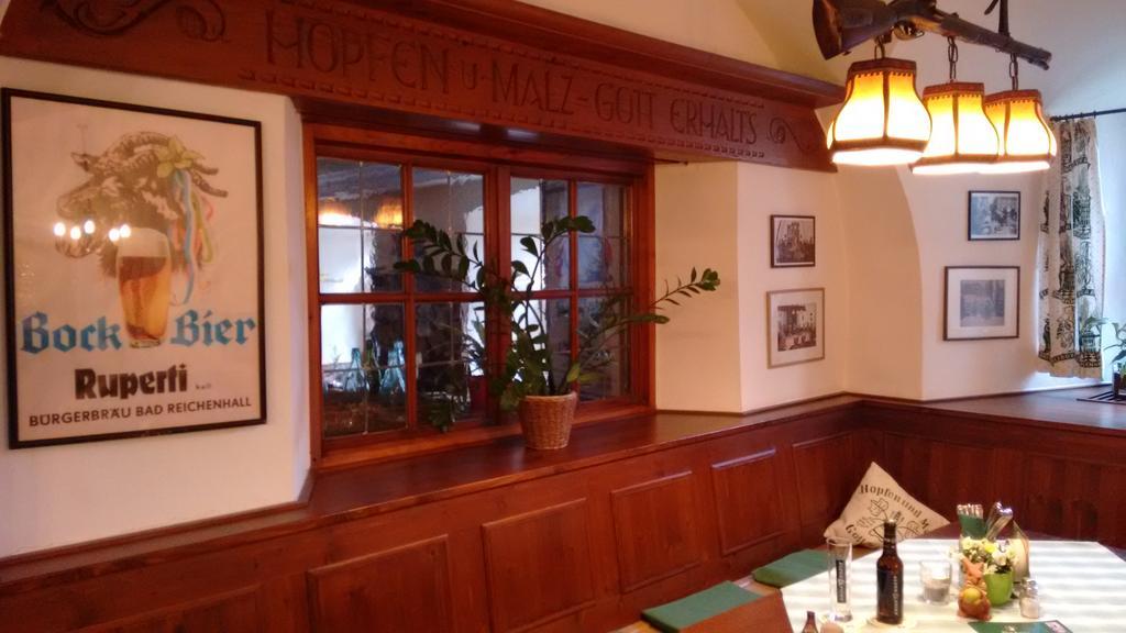 Altstadt- Und Businesshotel Pfaubraeu - Brauereigasthof - Fruehstuecksbuffet - Kostenfreie Radgarage - Hunde Willkommen Trostberg an der Alz Buitenkant foto