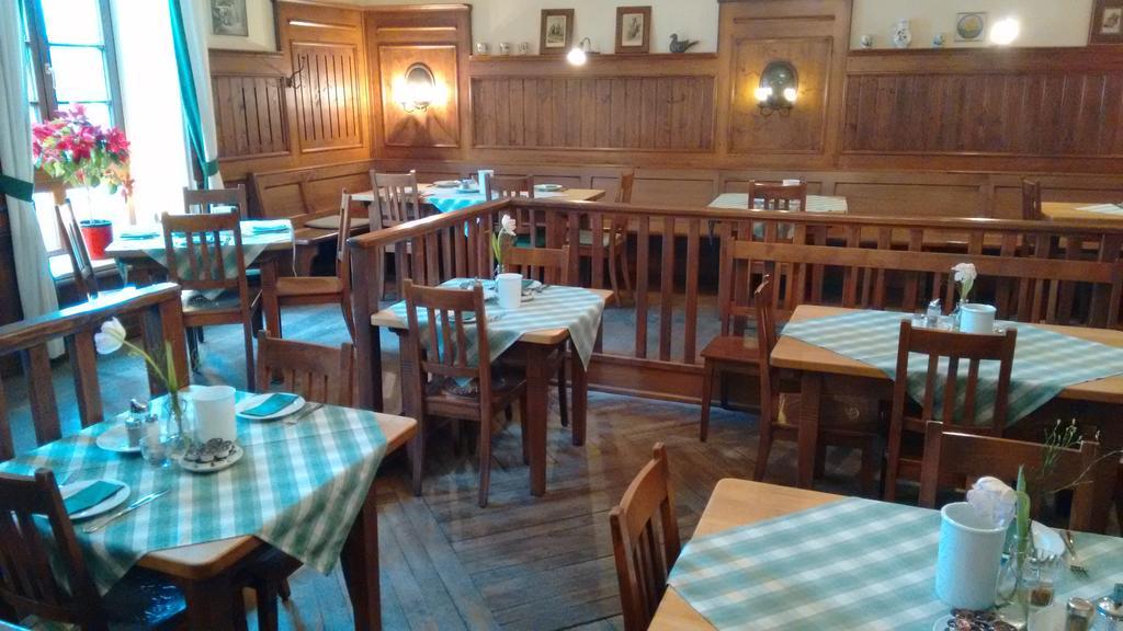 Altstadt- Und Businesshotel Pfaubraeu - Brauereigasthof - Fruehstuecksbuffet - Kostenfreie Radgarage - Hunde Willkommen Trostberg an der Alz Buitenkant foto