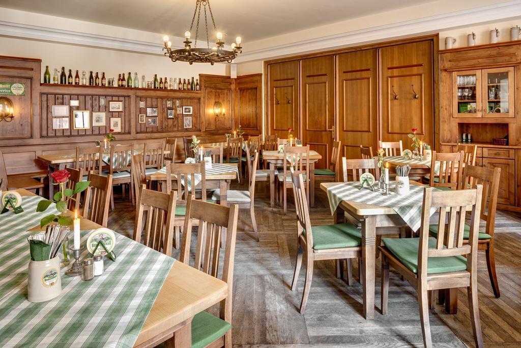 Altstadt- Und Businesshotel Pfaubraeu - Brauereigasthof - Fruehstuecksbuffet - Kostenfreie Radgarage - Hunde Willkommen Trostberg an der Alz Buitenkant foto